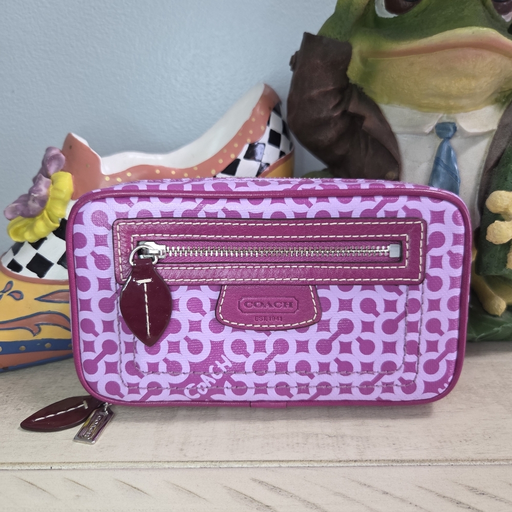 COACH RARE SIGNATURE C ZIP-AROUND ORGANIZER CLUTCH POUCH, NWOT